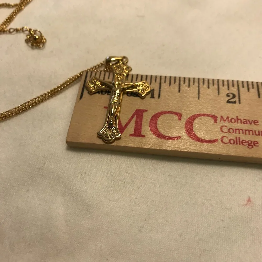 Avon Goldtone Crucifix Necklace 2002 Vintage‎ - Picture 8 of 11